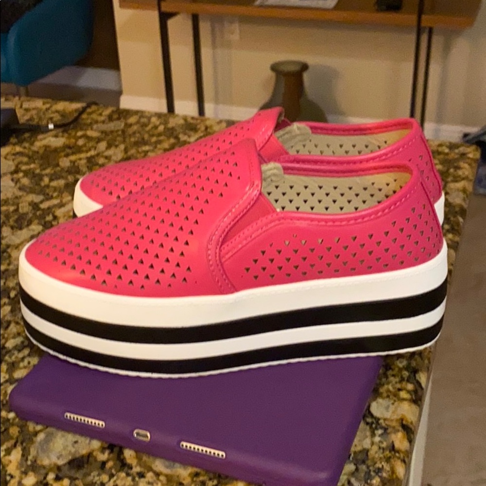 Shoes - Picture 2 of 4